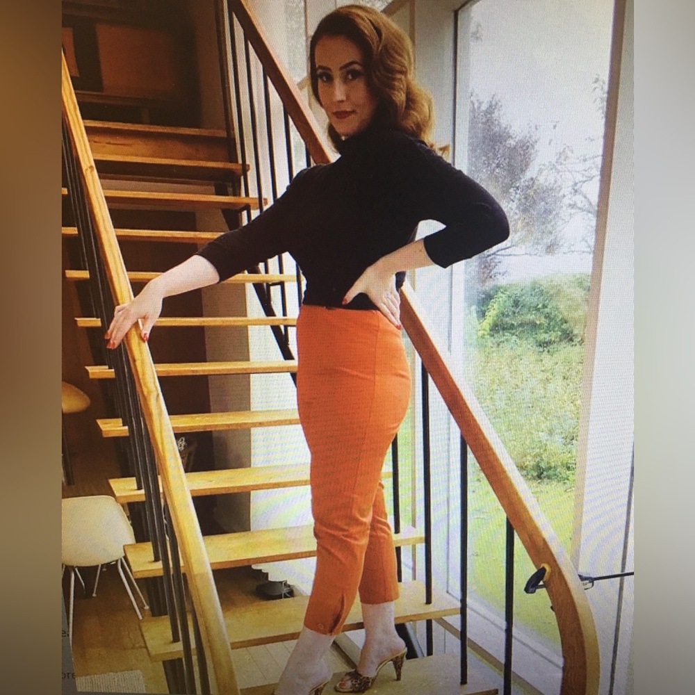 Freddie’s of Pinewood 28” Rust cigarette Capri Pants